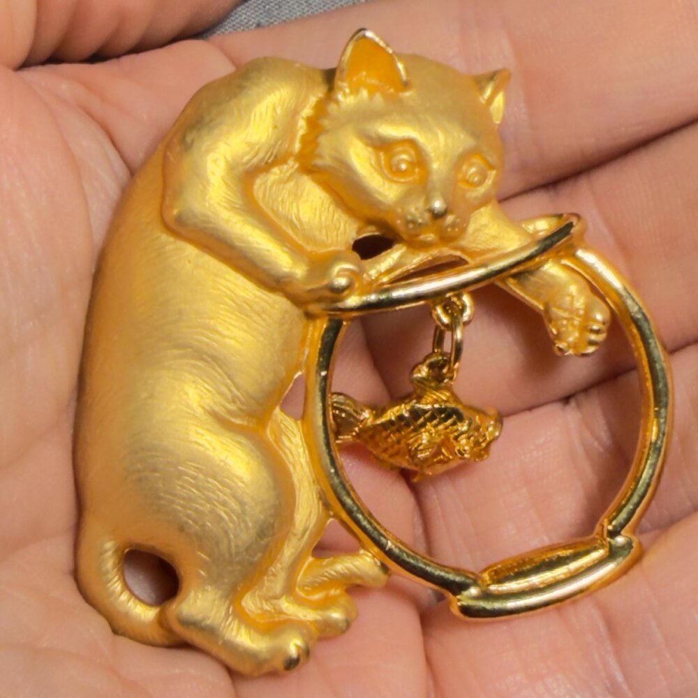 JJ Cat Brooch Gold Tone Fish Bowl Dangle Figural Pin Vintage 2”